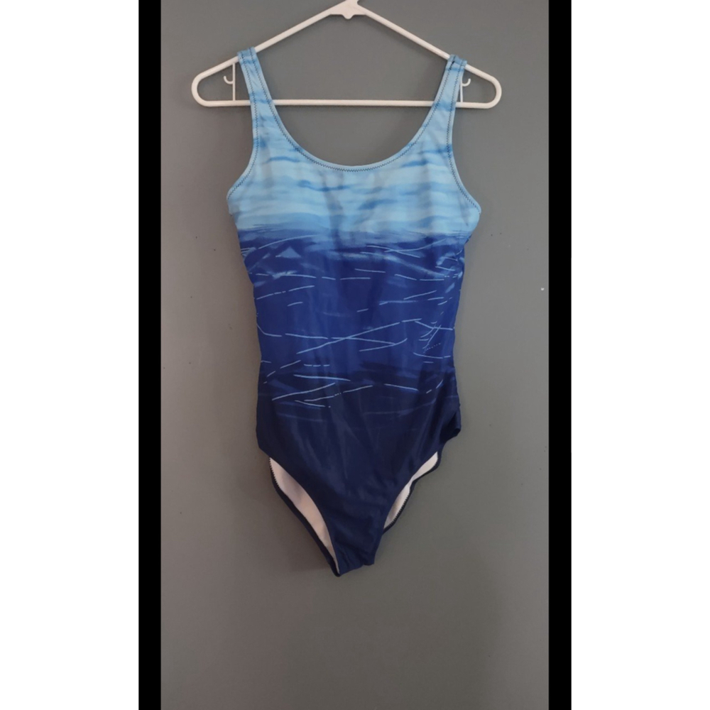 New Women's Size Medium One Piece Swimsuit Bathing suit